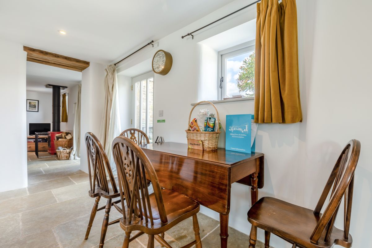 Halfway Hideaway at Hilltop, listing photograph 9
