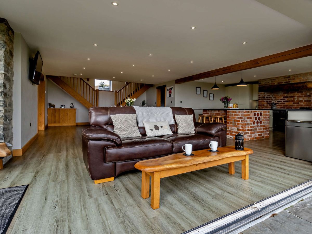 Angelrocks Farmhouse, listing photograph 8