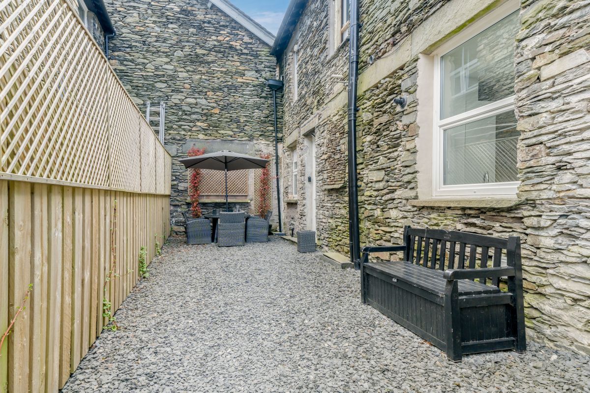 Oldfield House, listing photograph 11