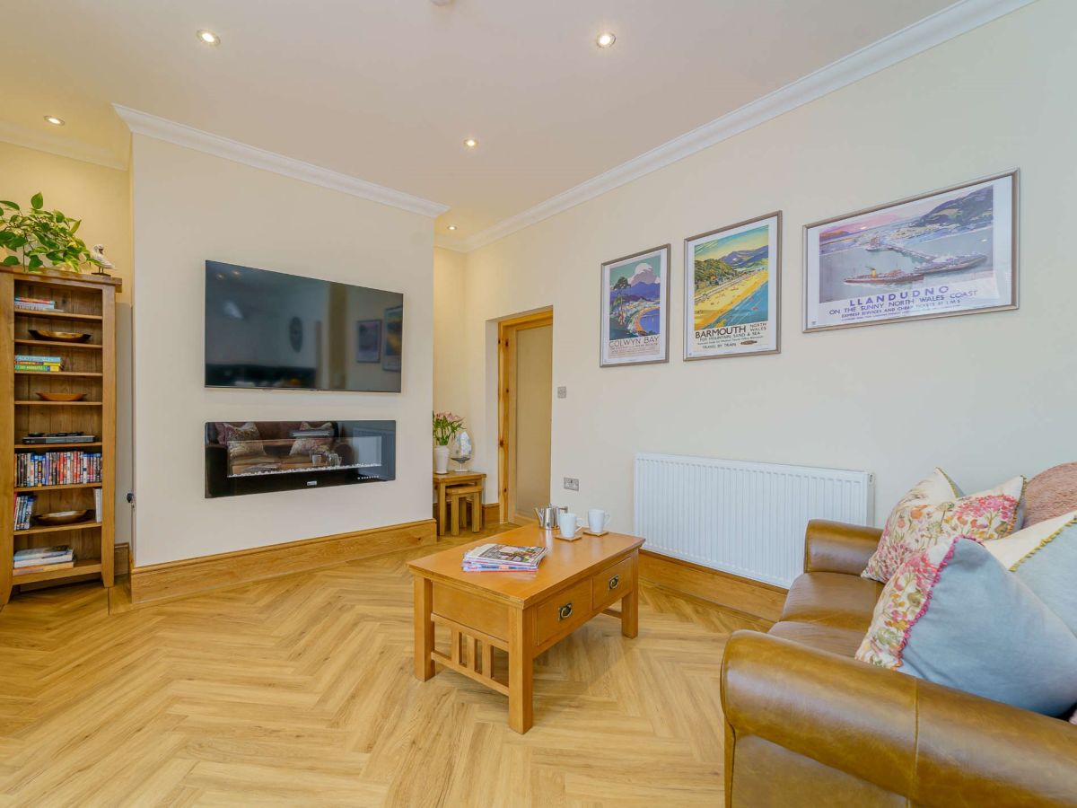 Llandudno Sea Retreat, listing photograph 9