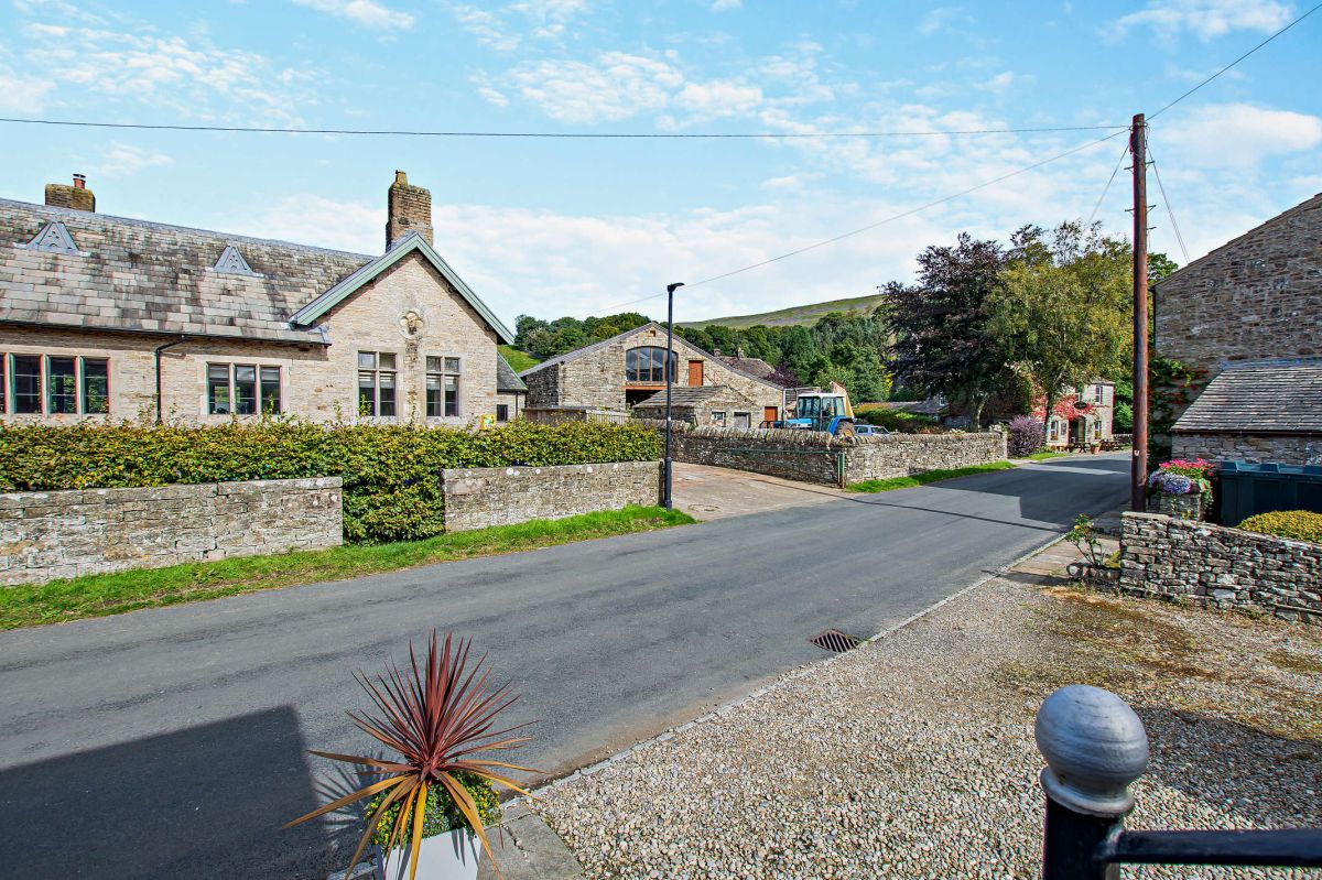 The Old School House - Hardraw