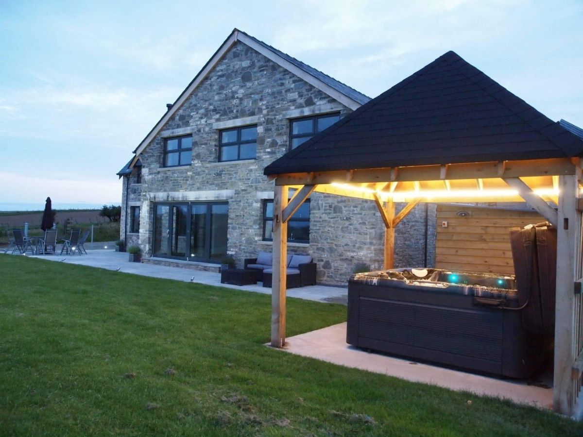 Angelrocks Farmhouse, listing photograph 4