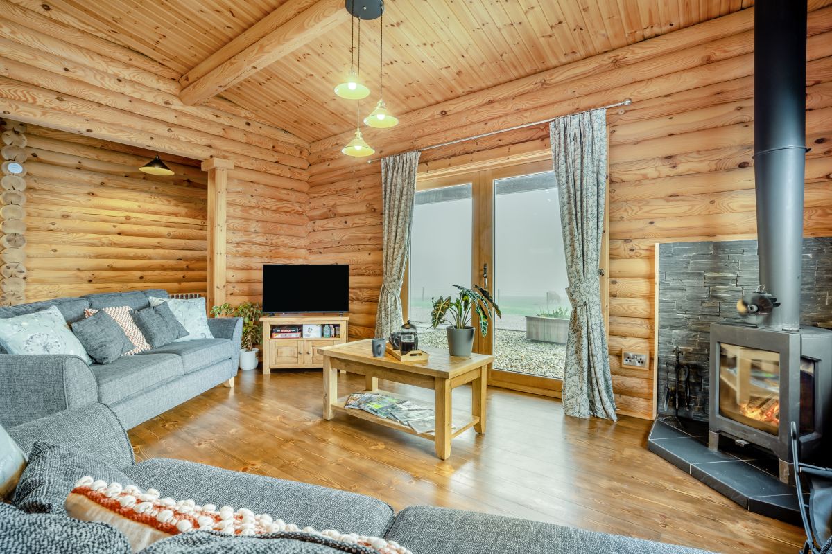 Stoneygate Cabin, listing photograph 11