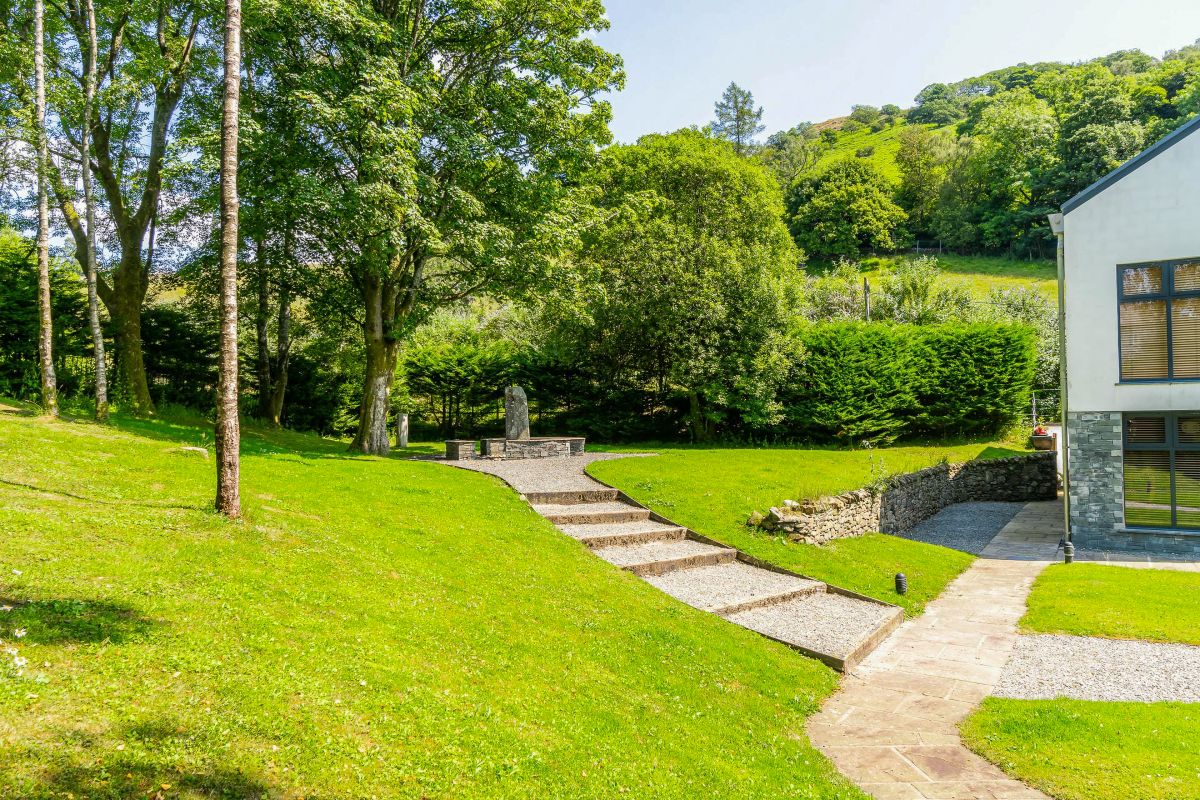 9 Blue Hill Park, listing photograph 5