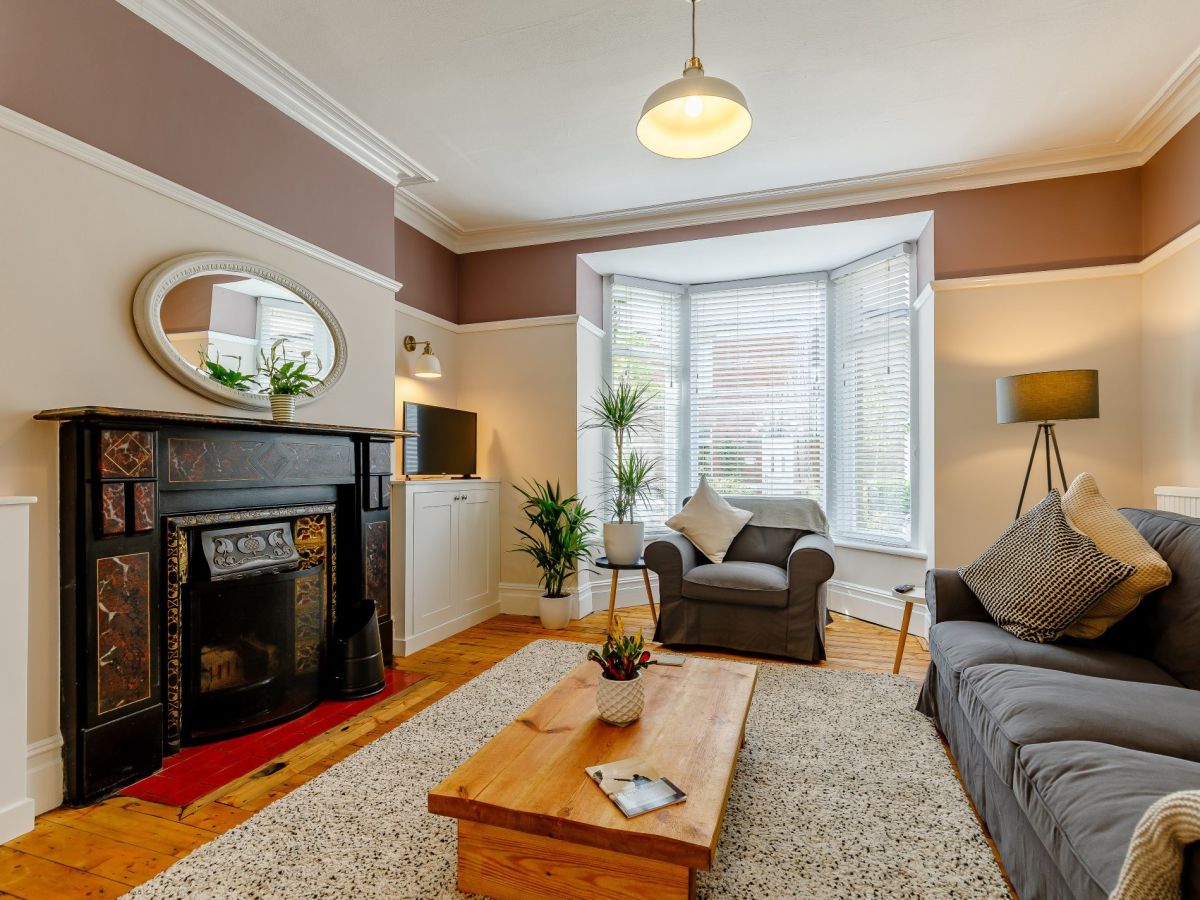 Ivy Lodge, listing photograph 3