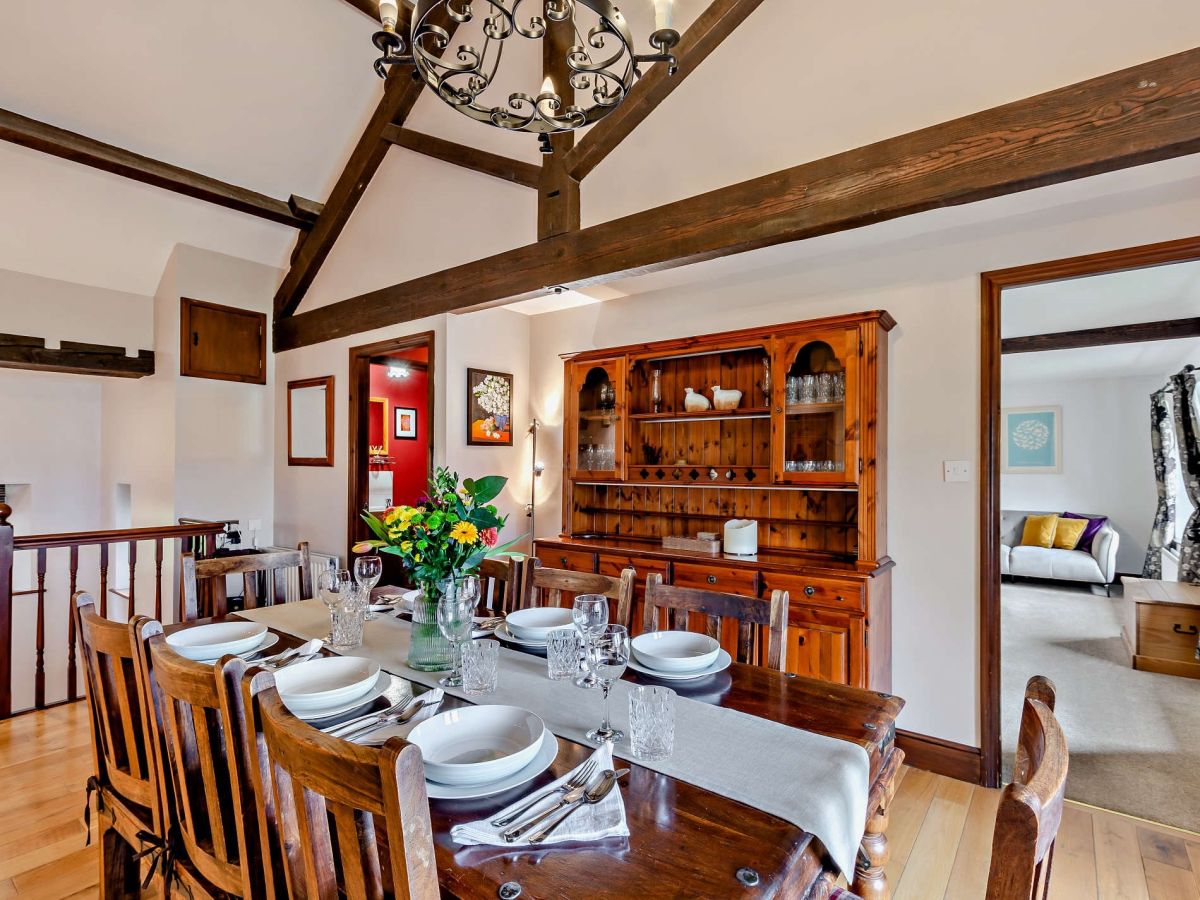 How Head House, listing photograph 12