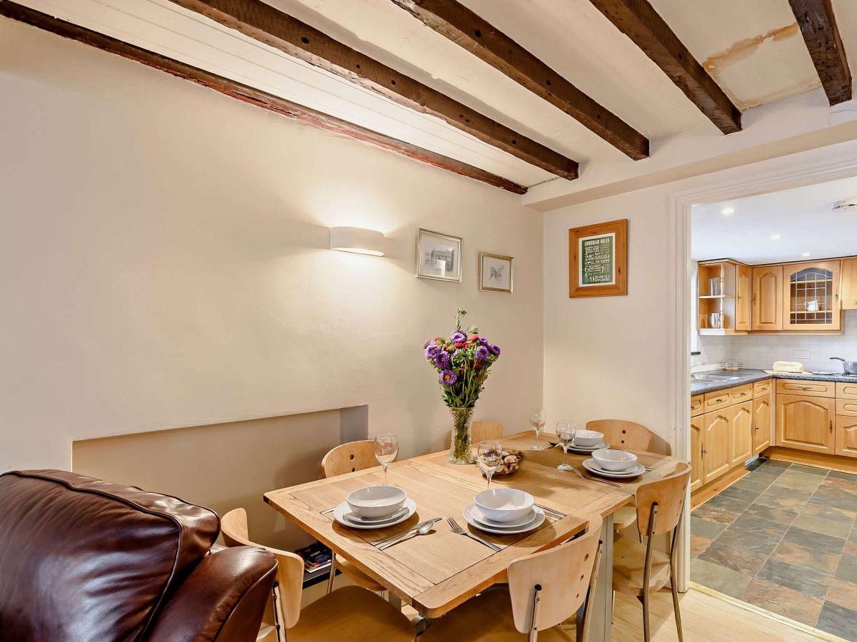 Queens Square Cottage, listing photograph 3