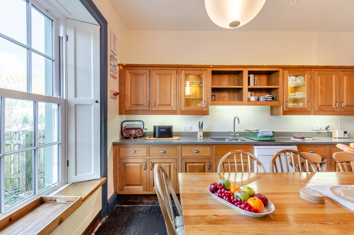 High Chestnut Hill, listing photograph 9