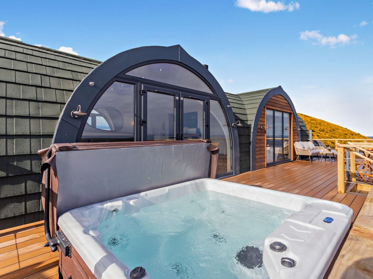 Highland Hot Tub Retreat Premium, listing photograph 7
