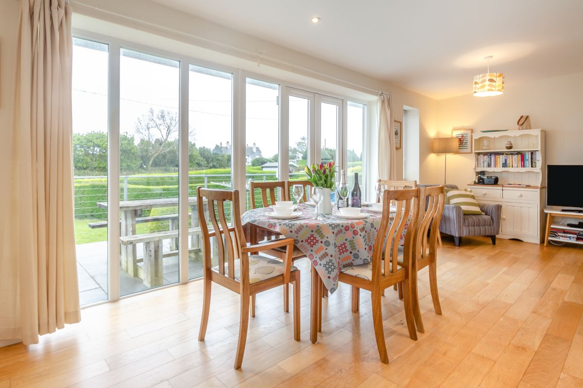 Awelfryn, listing photograph 2