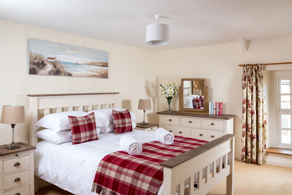 Onnen Fawr Farmhouse, listing photograph 8