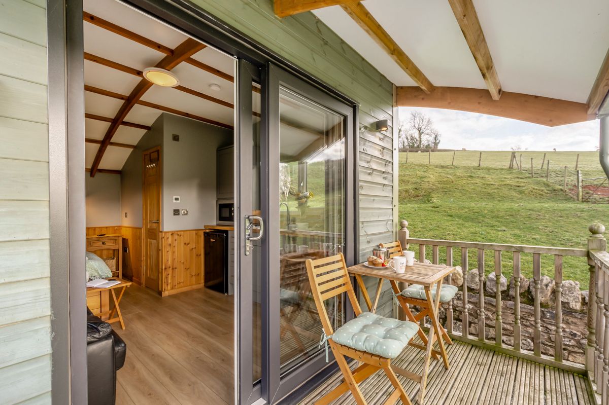 The Great Elm - Shepherds Hut, listing photograph 8