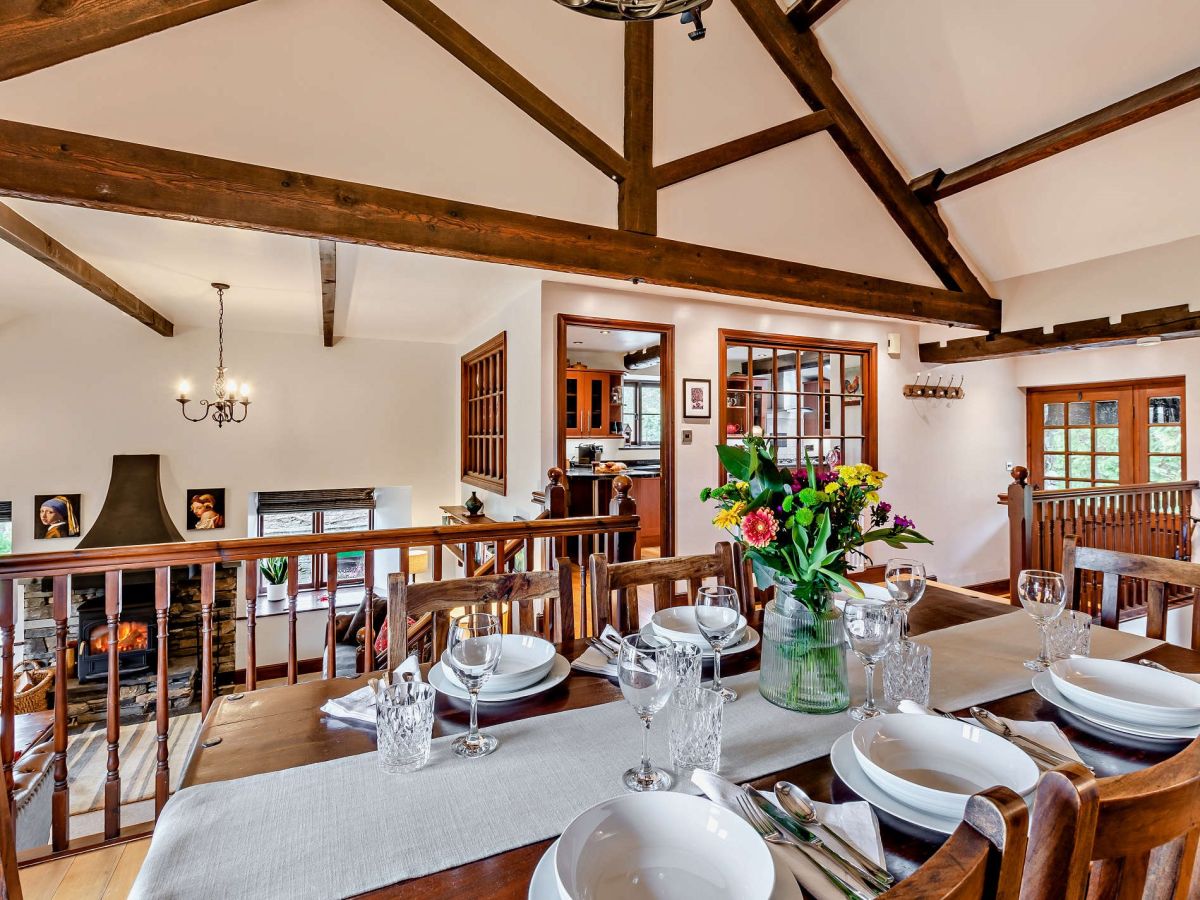 How Head House, listing photograph 11