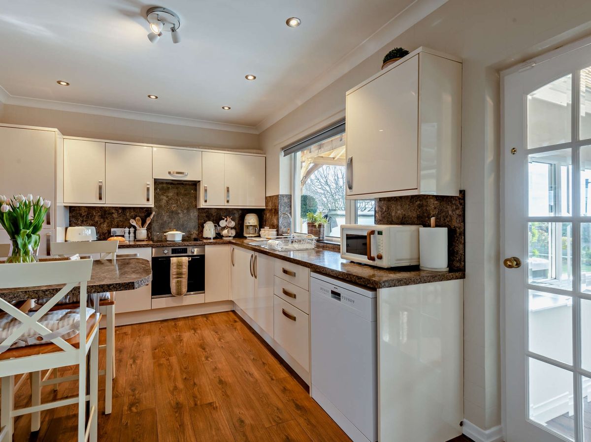 Oakdene Cottage - Sunnyslack, listing photograph 7