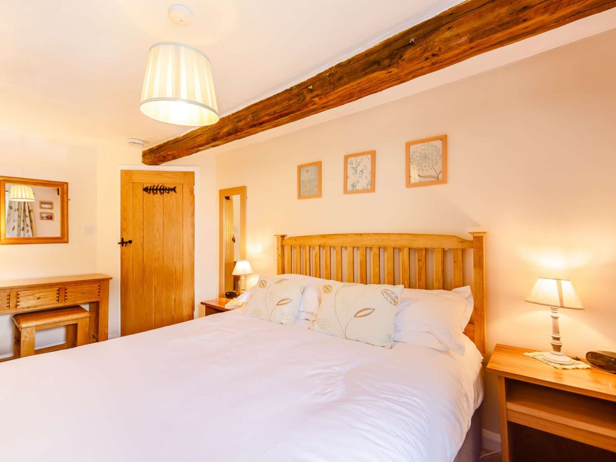 Middle Cottage, listing photograph 11