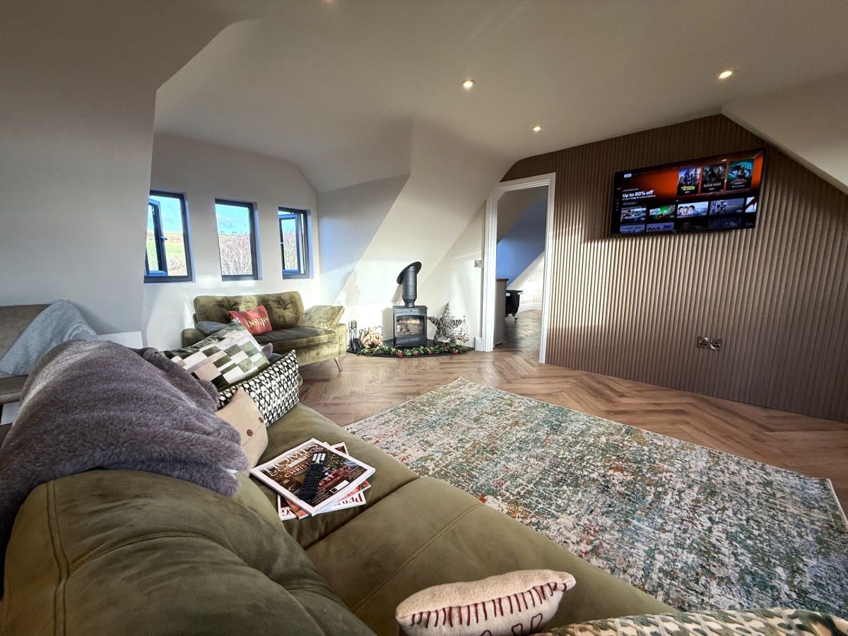 Peak View at Boots and Bubbles, listing photograph 3