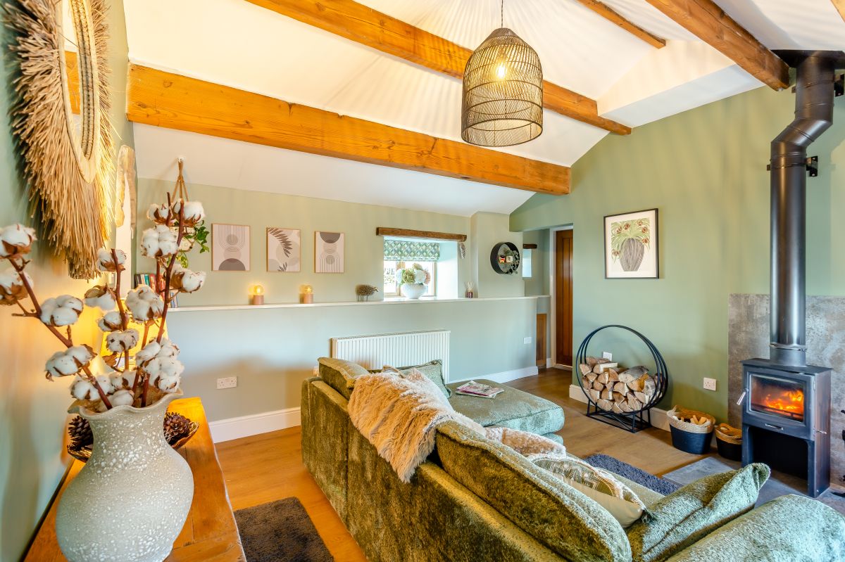 Laund Cottage - Slaithwaite, listing photograph 3