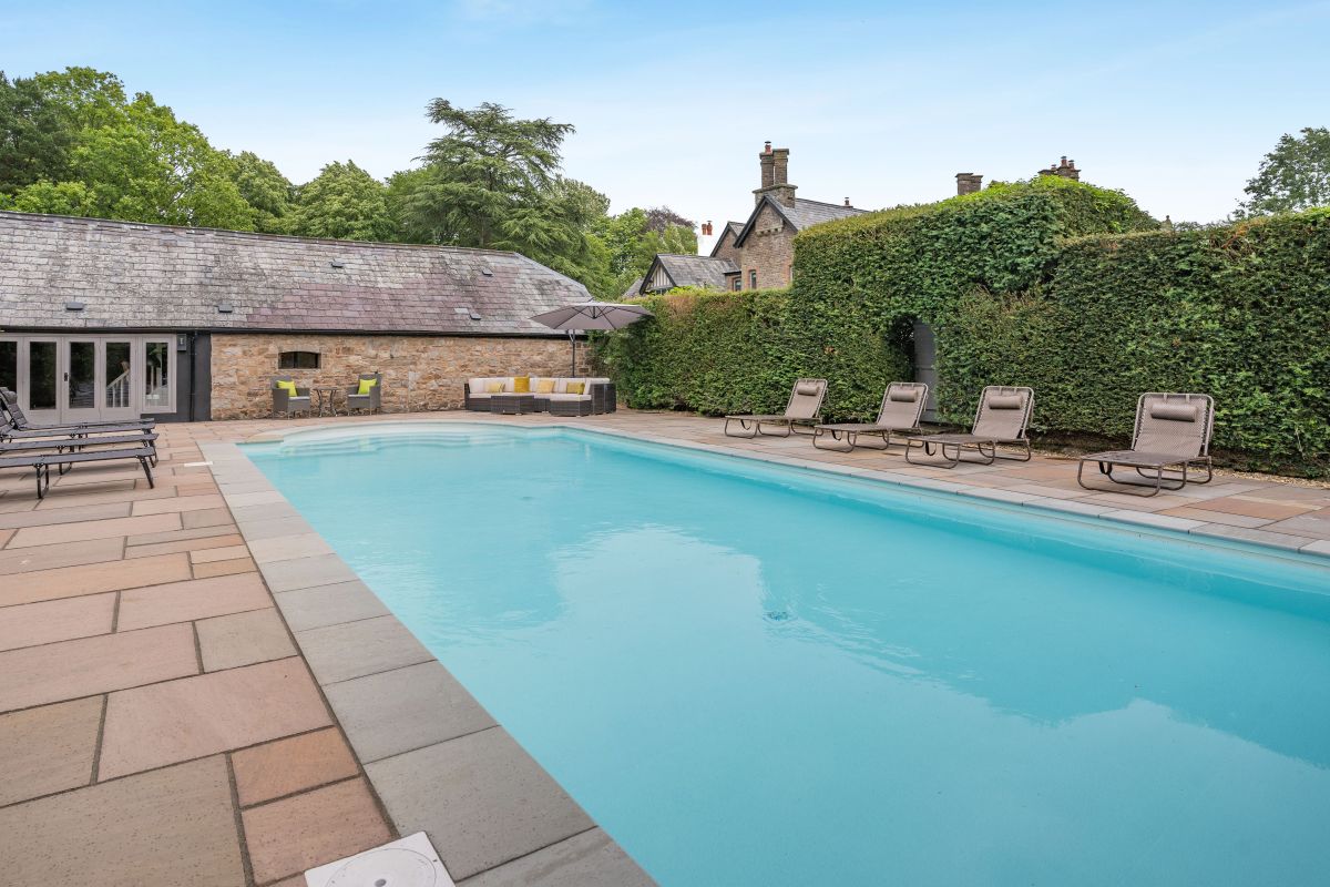 The Stables - Goytre Hall, listing photograph 4
