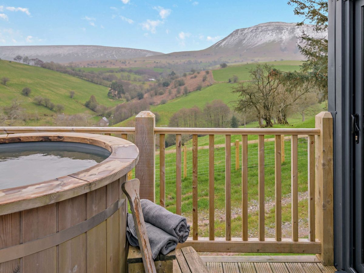 Hay Bluff Cottage, listing photograph 3