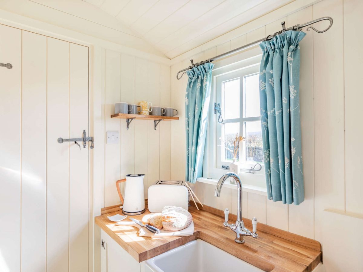 The Curlew Shepherds Hut, listing photograph 12