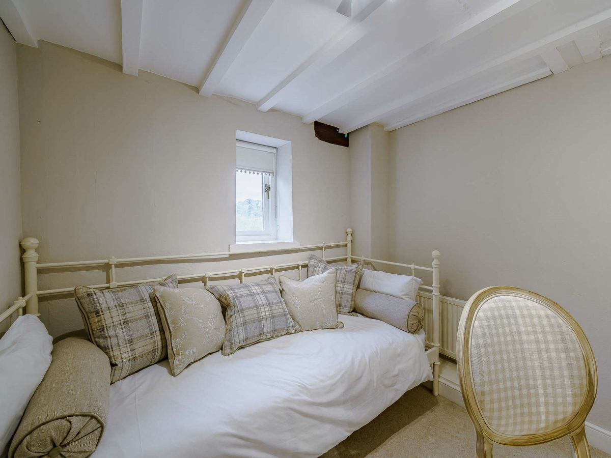 Wolf Cottage, listing photograph 12