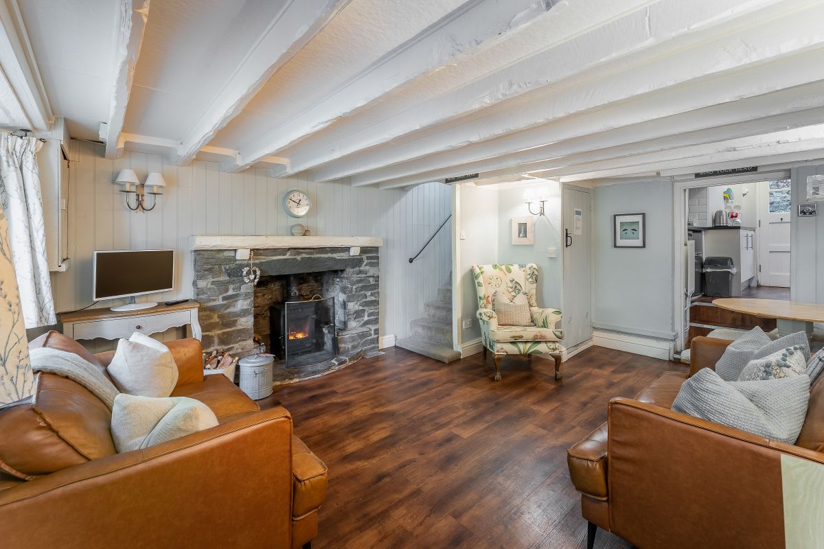 Honey Pot Cottage, listing photograph 2