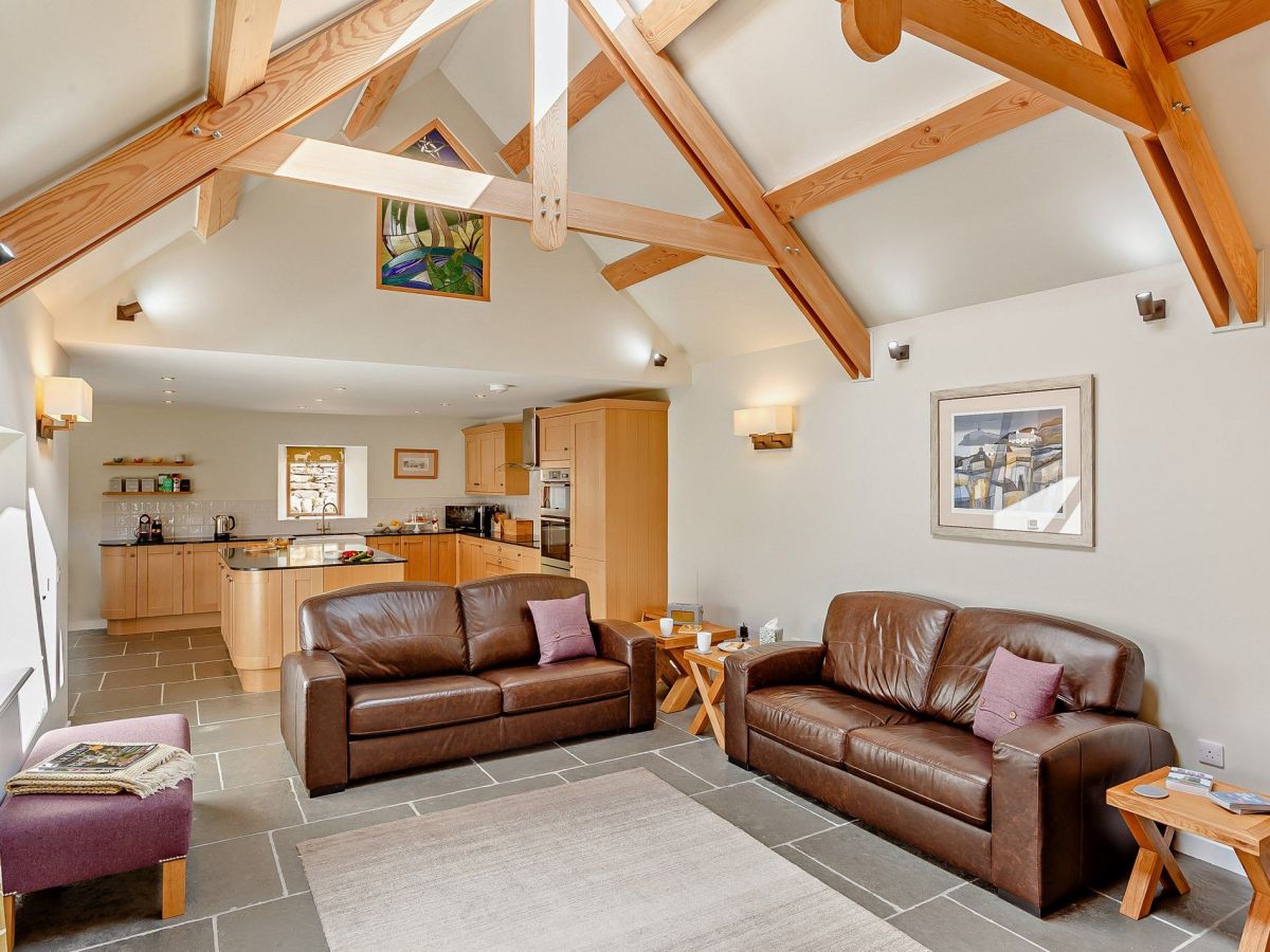 The Steading, listing photograph 9