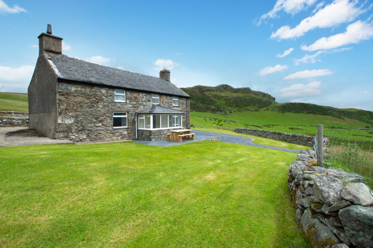 Cwm Mawr, listing photograph 2