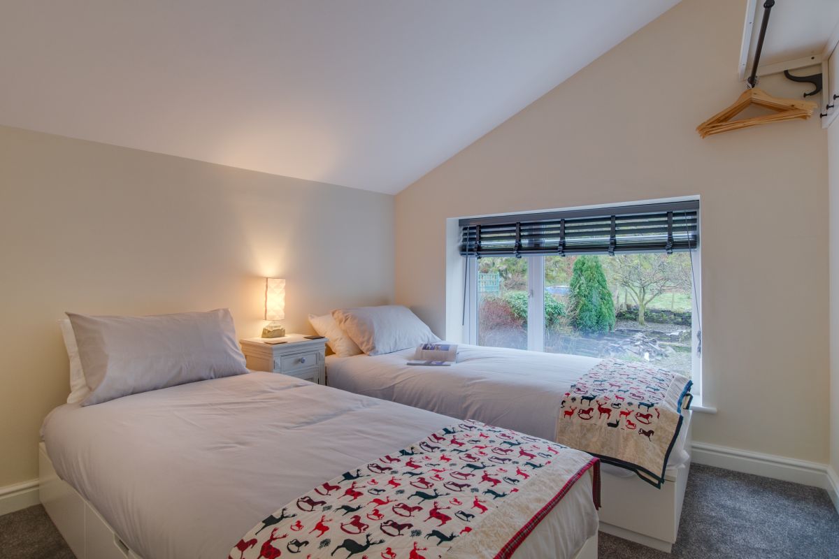Agape Cottage, listing photograph 11