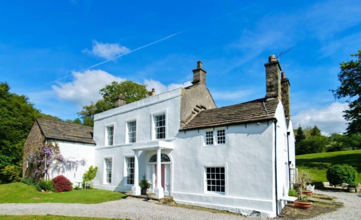 Strawberry Hill, listing photograph 2