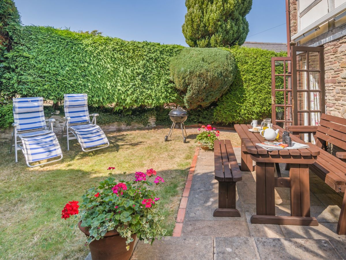 Granary Cottage - Dorstone, listing photograph 2