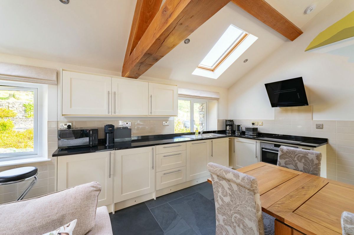 Lakes Cottage, listing photograph 11