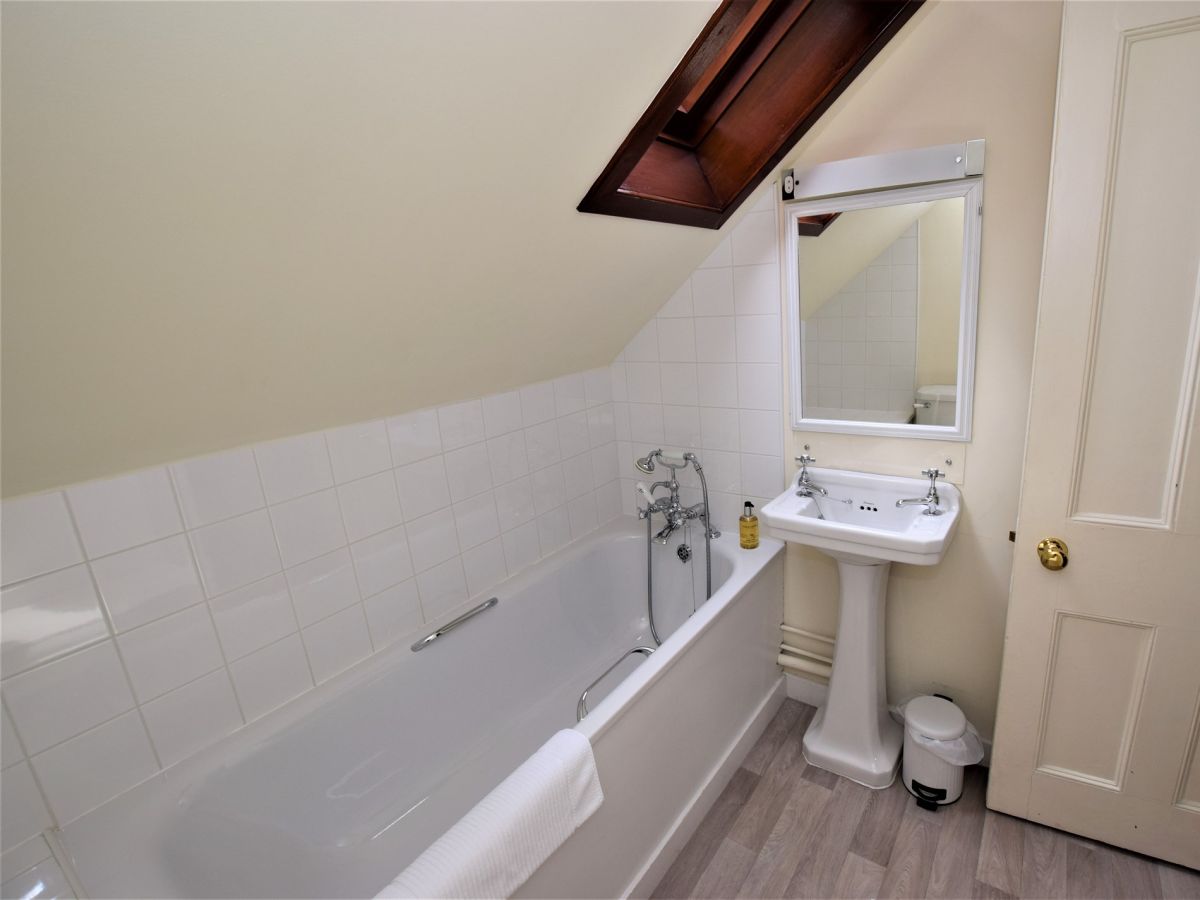 Fassfern Cottage, listing photograph 11