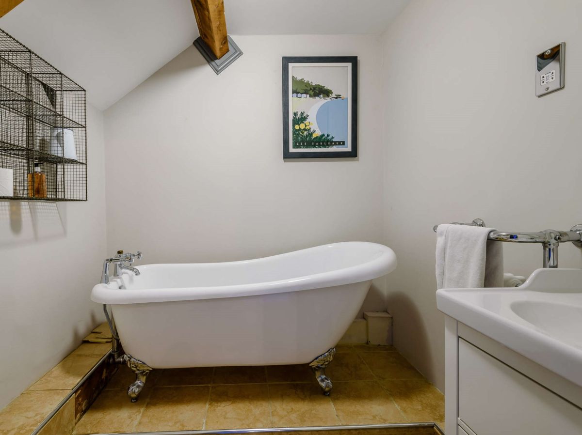 Carriage House Cottage, listing photograph 10