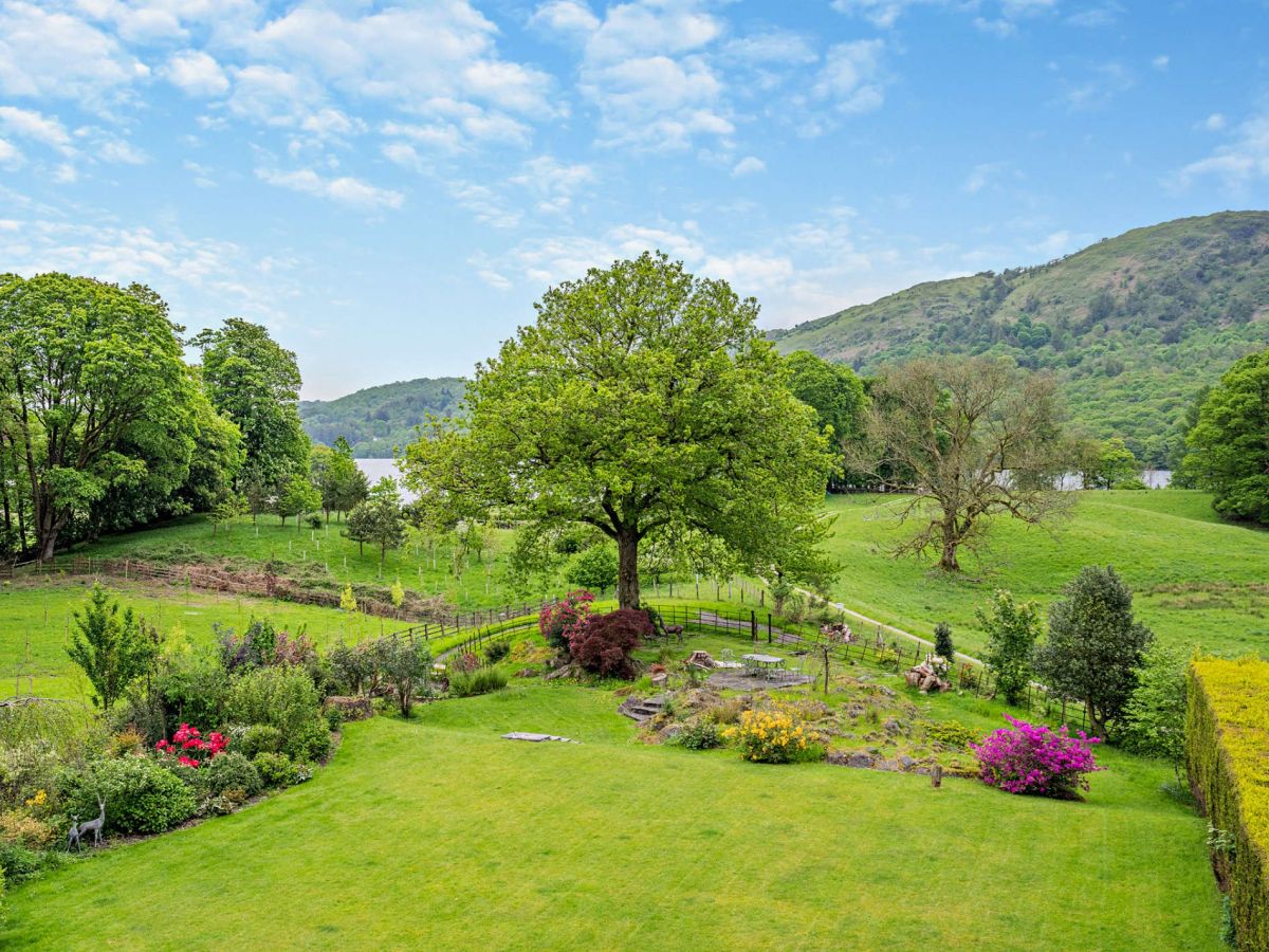 Fir Tree Lodge, listing photograph 2