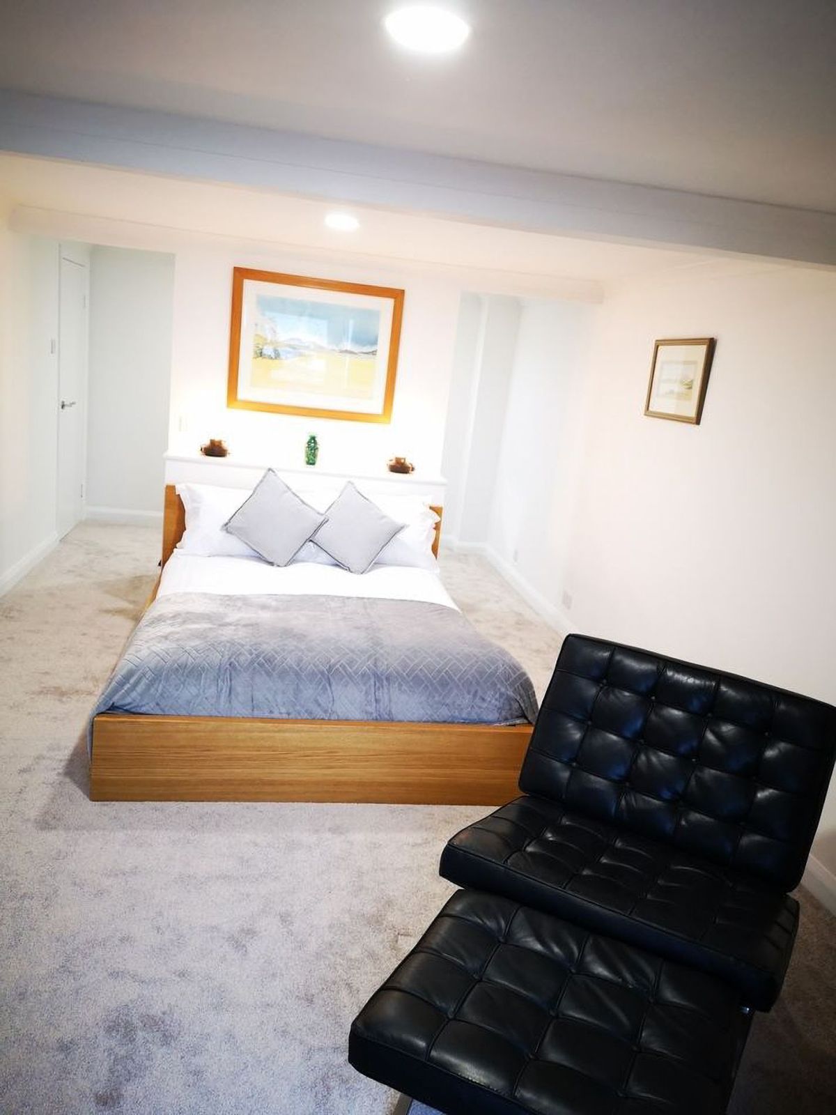Imperial Apartment, listing photograph 6