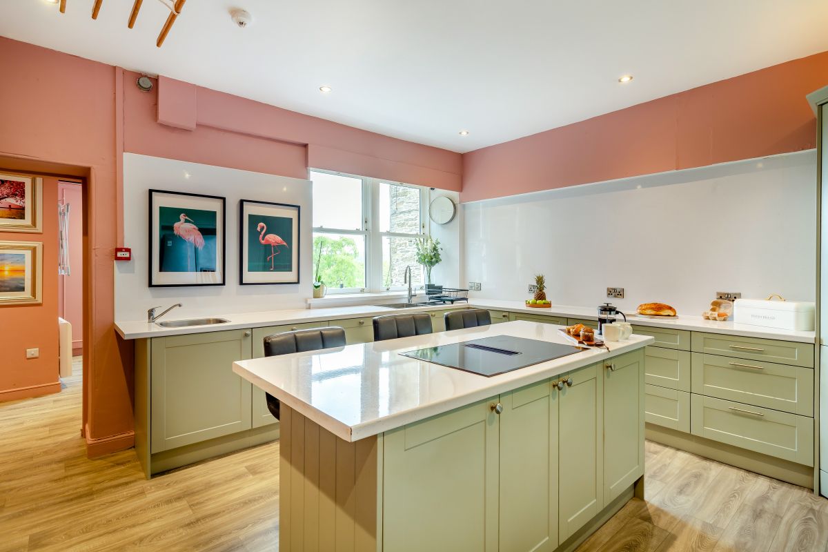Haven House, listing photograph 2