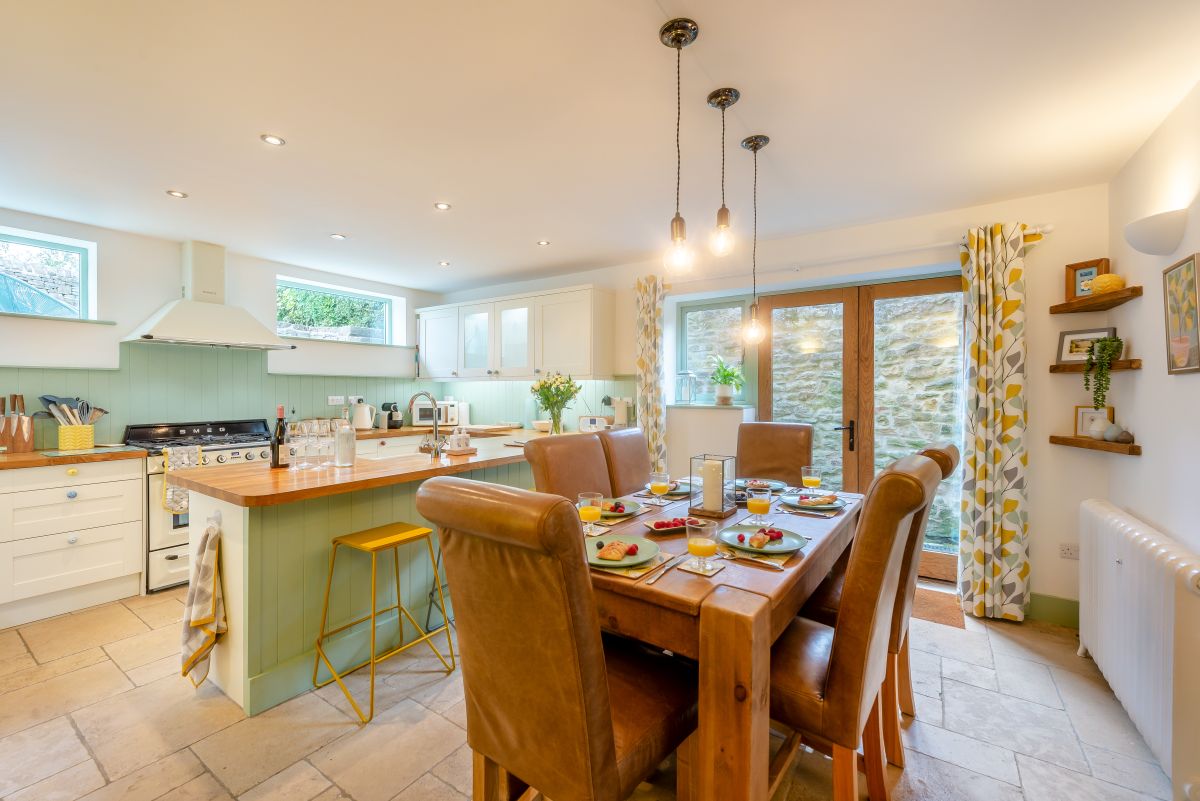 The Cottage in Lea, listing photograph 4