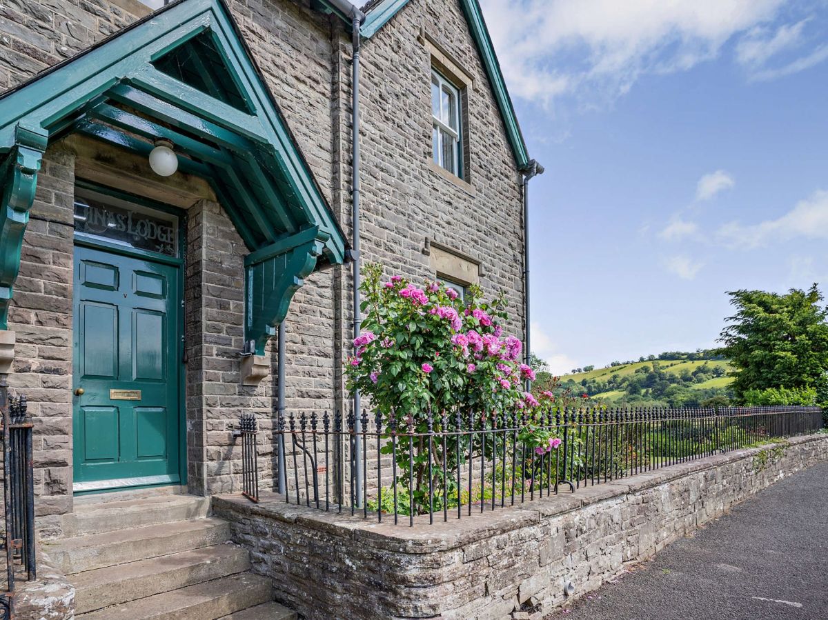 Dinas Lodge, listing photograph 2
