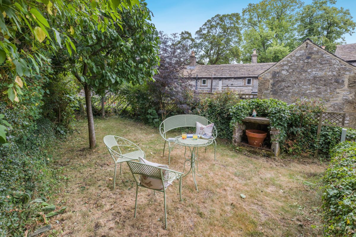 Holly Homestead, listing photograph 11