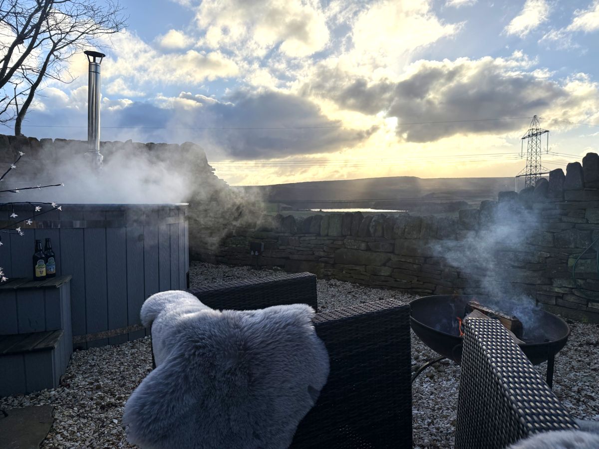 Peak View at Boots and Bubbles, listing photograph 2