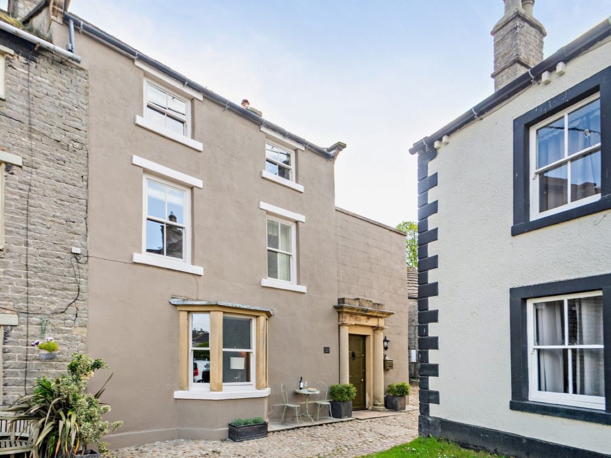 Harmby House, listing photograph 5