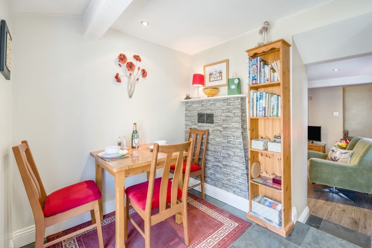 Rose Cottage - End Pewe, listing photograph 12
