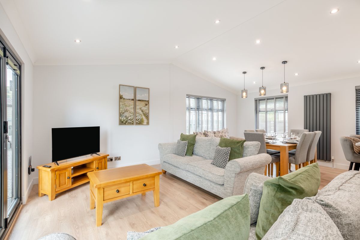 Semer Lodge, listing photograph 6