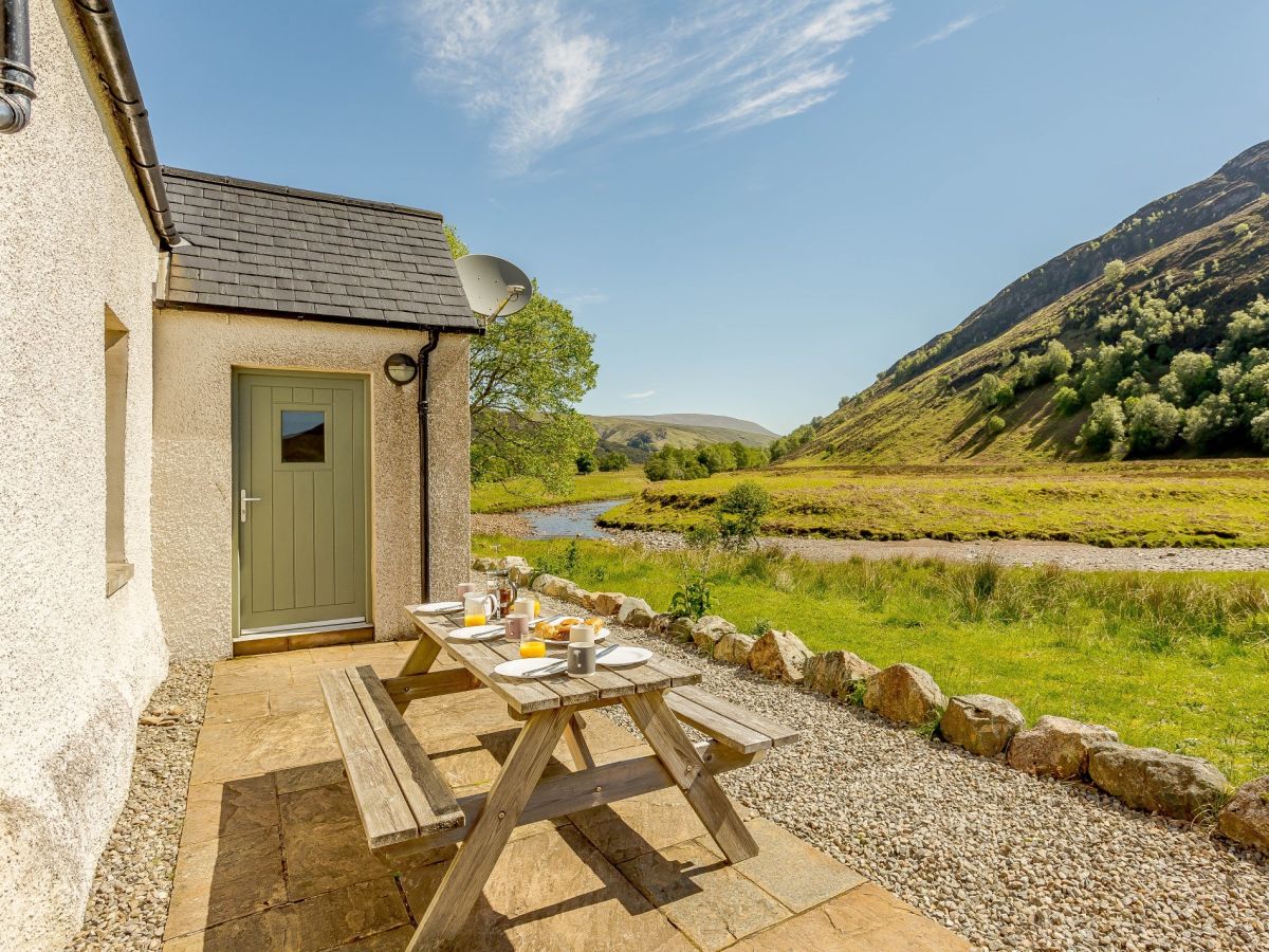 Professor's Cottage - Highlands, listing photograph 2