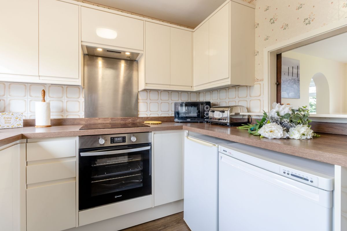 Fairbourne Bungalow, listing photograph 6