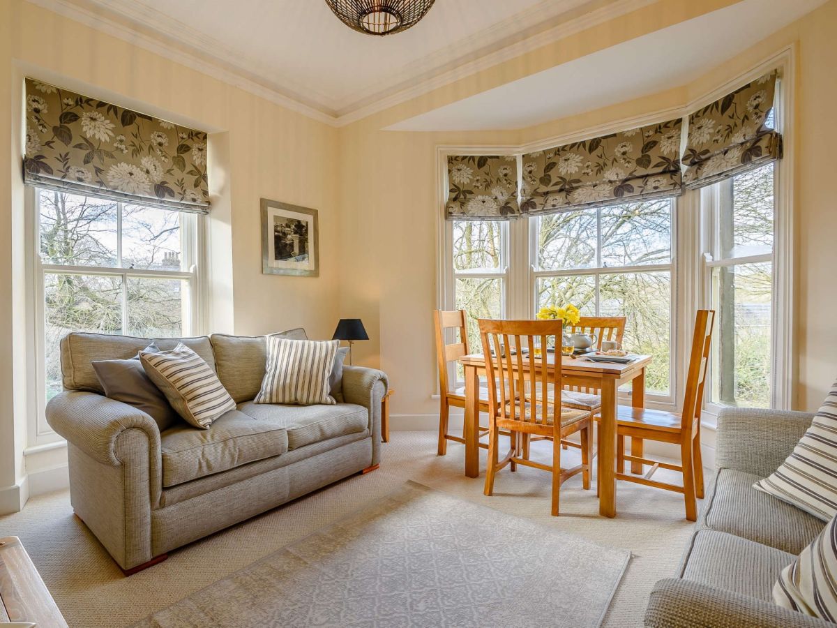 Laurel View, listing photograph 2