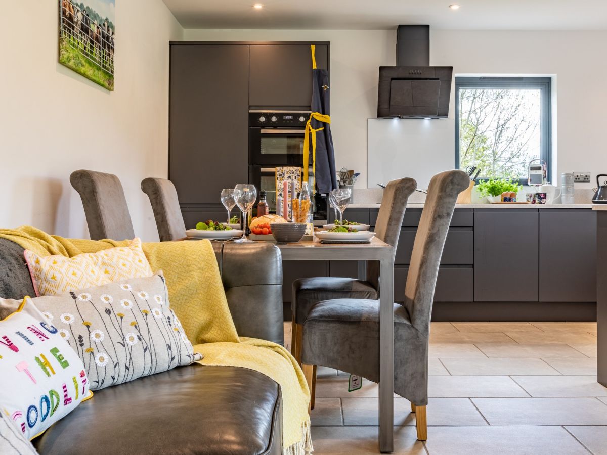 Penydre Farm Cottage, listing photograph 11