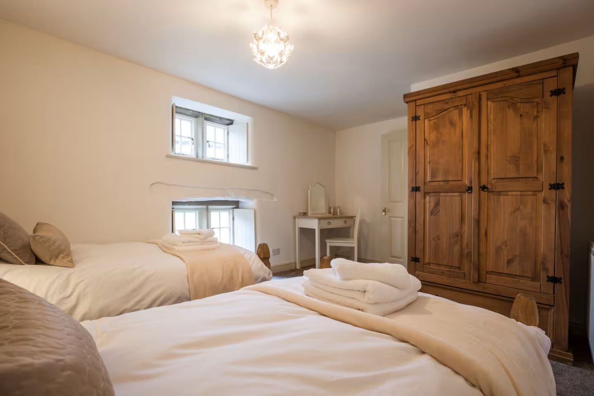 Coachman's Cottage - Hope Valley, listing photograph 12