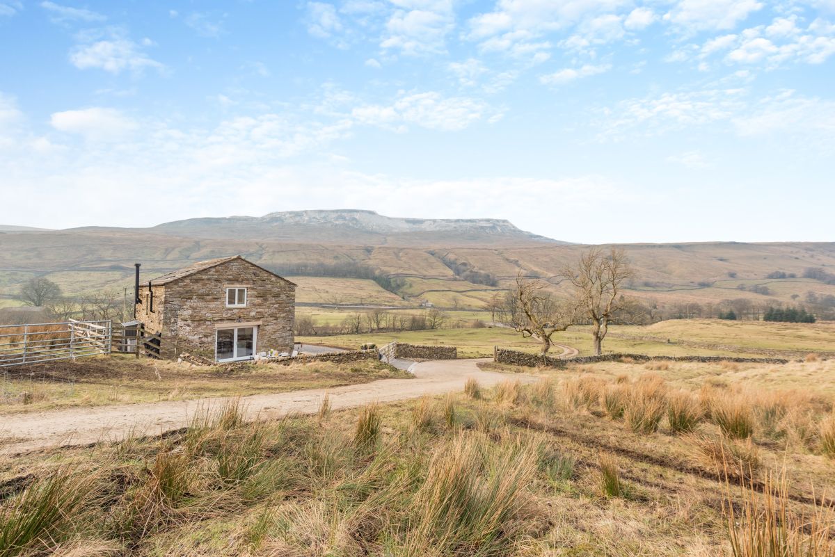Dorving Barn - Mallerstang, listing photograph 5
